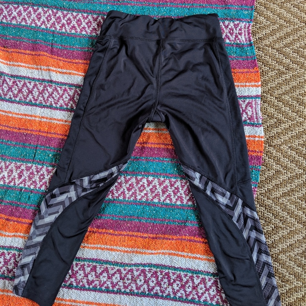Athletic leggings